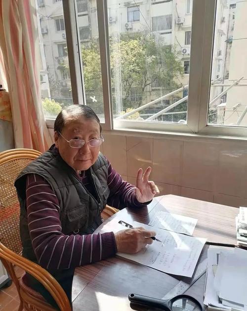 给大家普及下退休教授性情大变学习教程免费下载退休 教授